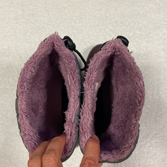 L.L.Bean Ultralight Waterproof Tall Snow Boot Dark Plum/Mauve Berry Size 5 kids - Picture 7 of 9